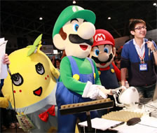 File:NC3 Mario Luigi Mascots Photo 2.jpg