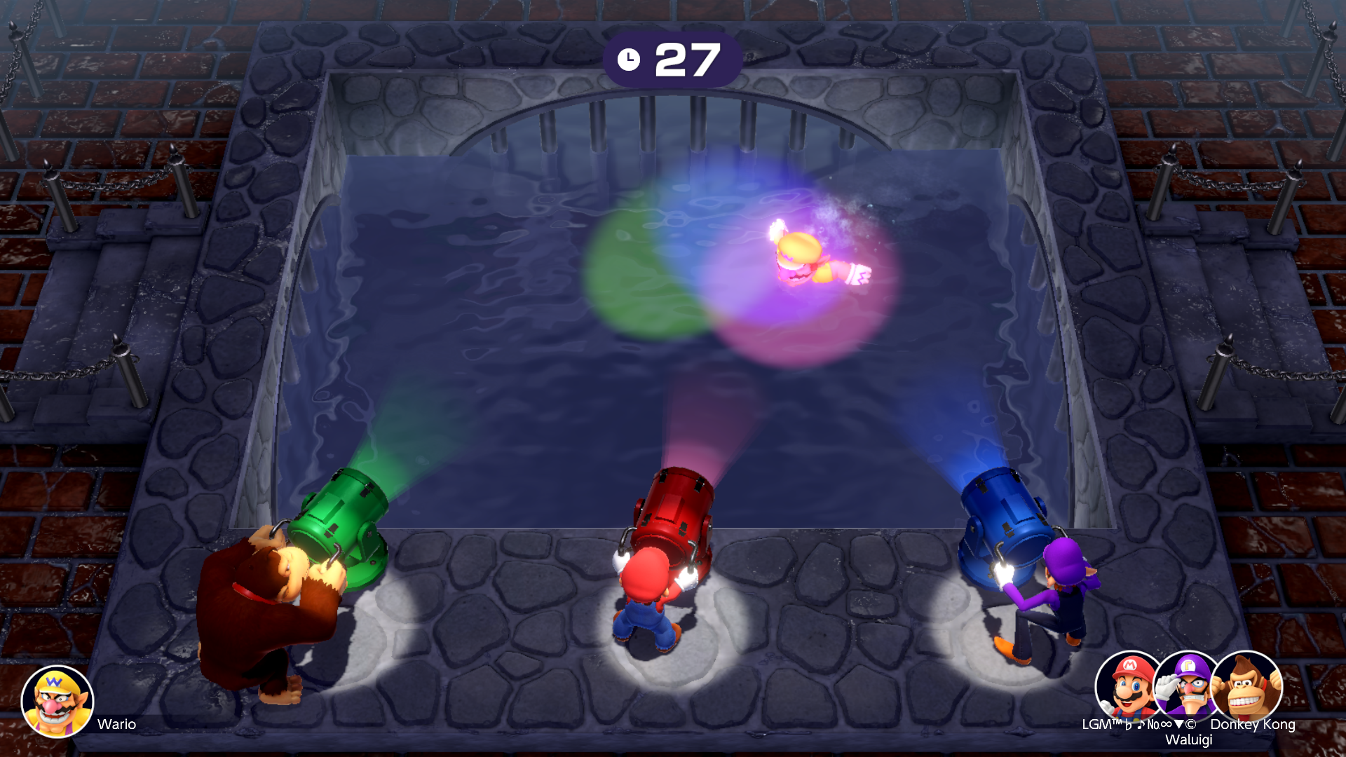 Spotlight Swim Solo side: Stay out of the spotlight! Team side: All of you must shine all three searchlights on the solo player together.