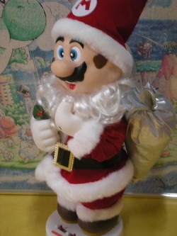 File:SMW Santa Mario Decoration.jpg