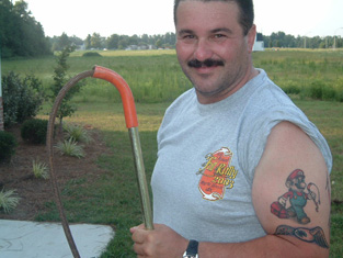 File:Nintendo Street Team Mario lookalike.png