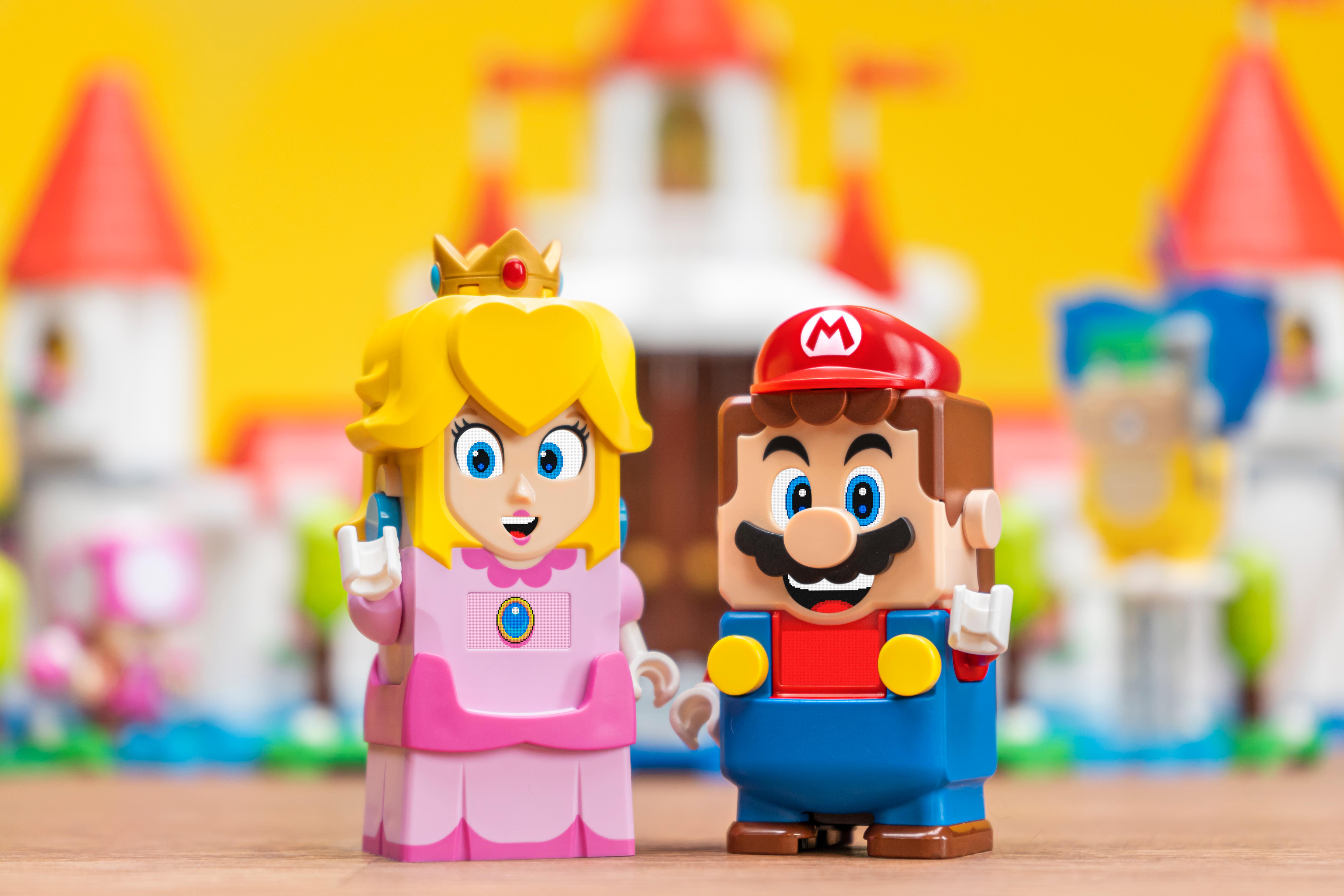 File:LEGO Super Mario Peach.jpg - Super Mario Wiki, the Mario encyclopedia