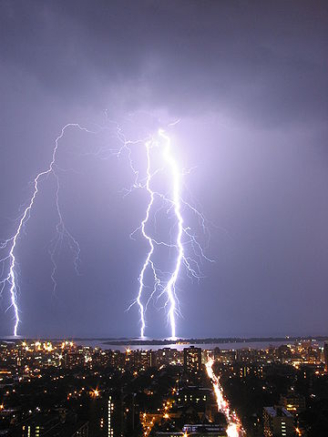 File:Lightning.jpg