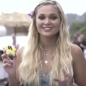 File:Super Star Cookies with Olivia Holt thumbnail.png