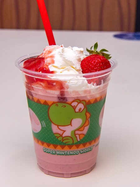 File:SNW Yoshis Lassi Strawberry.jpg