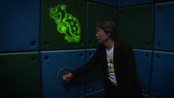 Shigeru Miyamoto finding the 8-Bit Bowser secret in Super Nintendo World