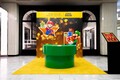 "Bright Holiday Warp Pipe Photo Spot"