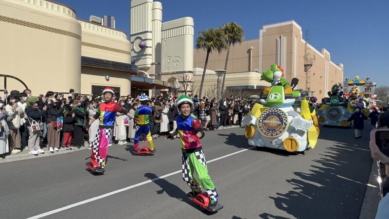 File:USJ No Limit Parade Start.jpg