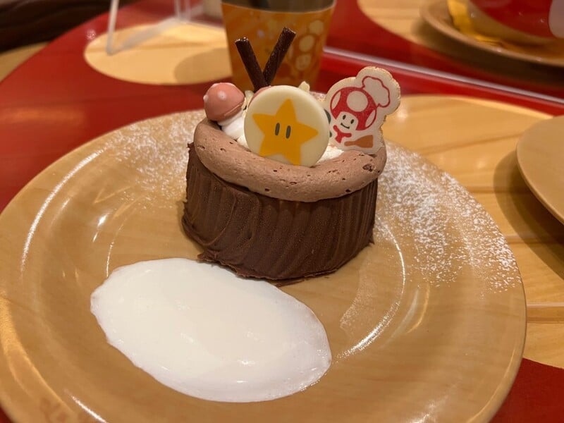 File:SNW Tree Stump Cake.jpg