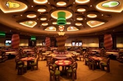 The interior of Toadstool Cafe in Super Nintendo World