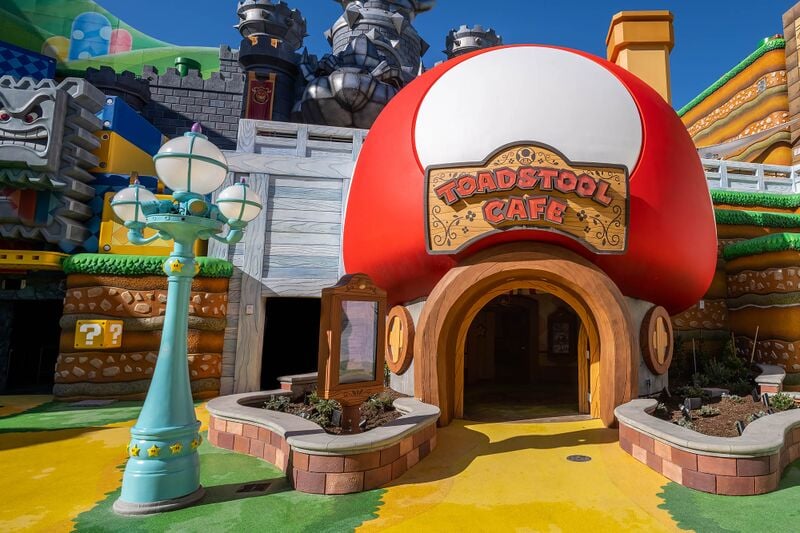File:SNW Toadstool Cafe storefront.jpg