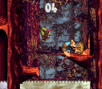 Kiddy Kong and Dixie Kong reach the end of the first Bonus Level in Ripsaw Rage