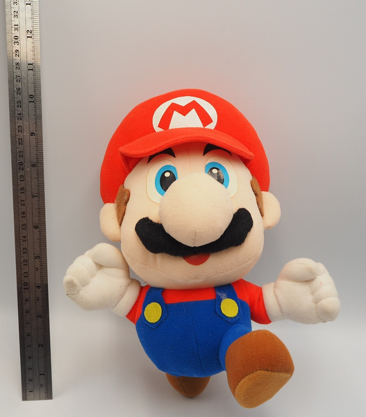 File:Mario Banpresto DX running plush.png