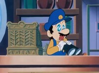 PHKDS Luigi notices necklace.jpg