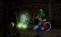 Luigi meets Chauncey in Luigi's Mansion for the Nintendo 3DS.